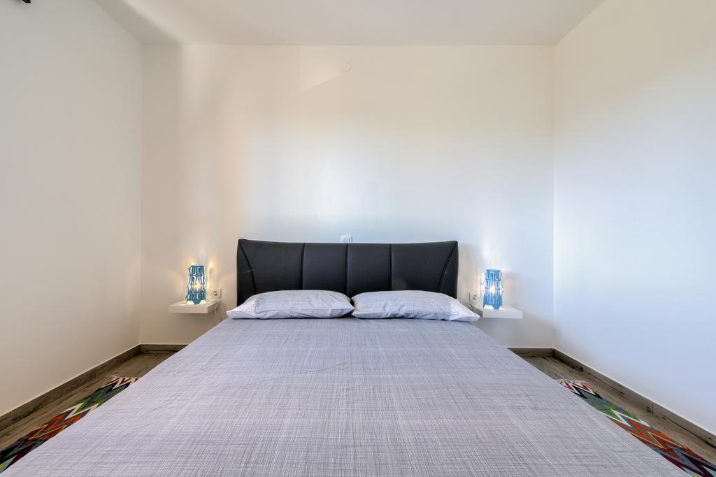 Apartments Ester Victoria 梅杜林 外观 照片