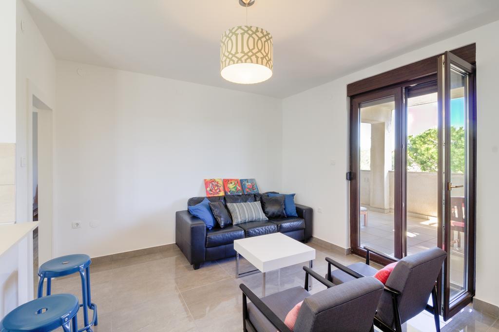 Apartments Ester Victoria 梅杜林 外观 照片