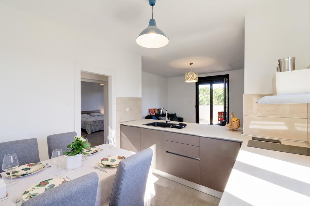 Apartments Ester Victoria 梅杜林 外观 照片